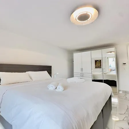 Appartement Red And Yellow - Happy *