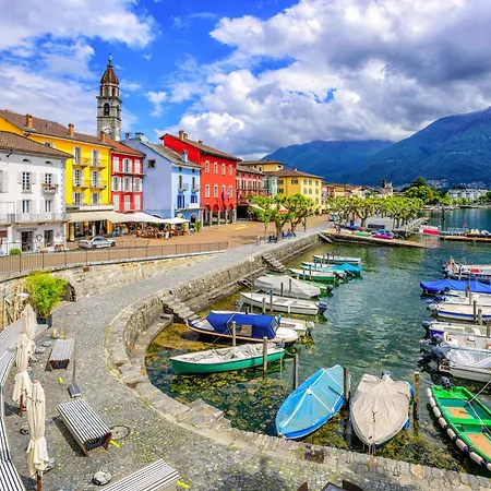 Red And Yellow - Happy Ronco sopra Ascona