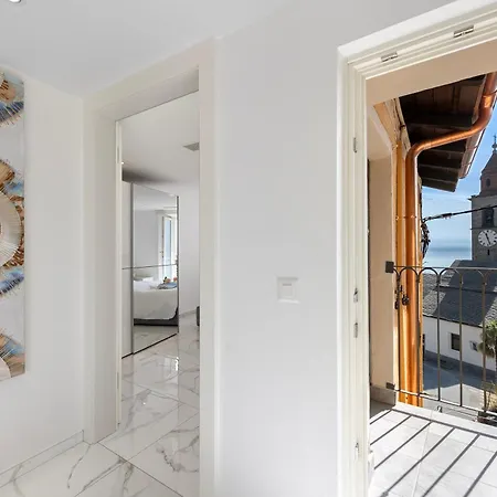 Appartement Red And Yellow - Happy *