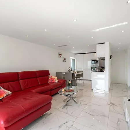 Red And Yellow - Happy Apartment Ronco sopra Ascona