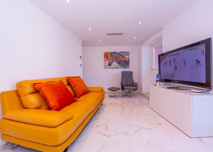 Apartament Red And Yellow - Happy