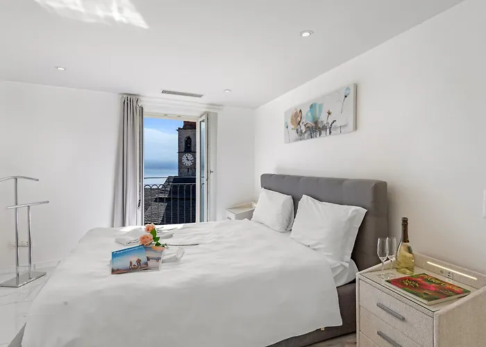 Red And Yellow - Happy Lägenhet Ronco sopra Ascona