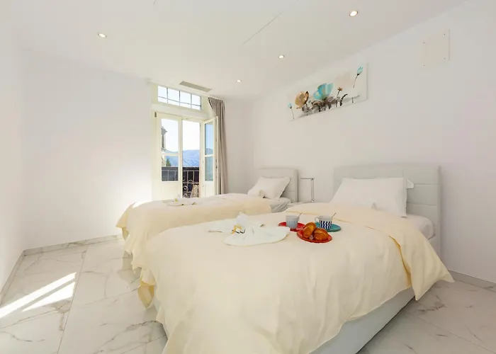 Red And Yellow - Happy Lägenhet Ronco sopra Ascona