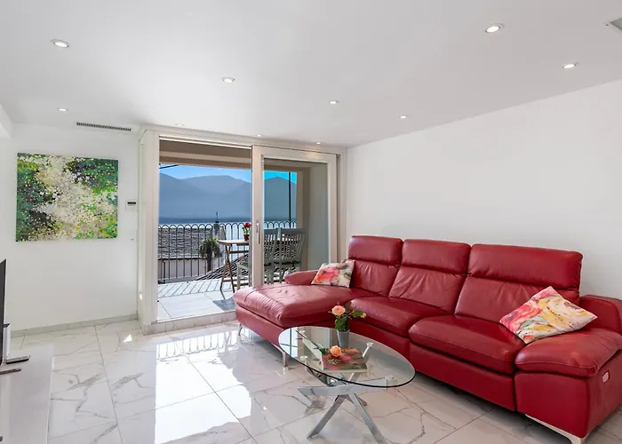 Red And Yellow - Happy Lägenhet *